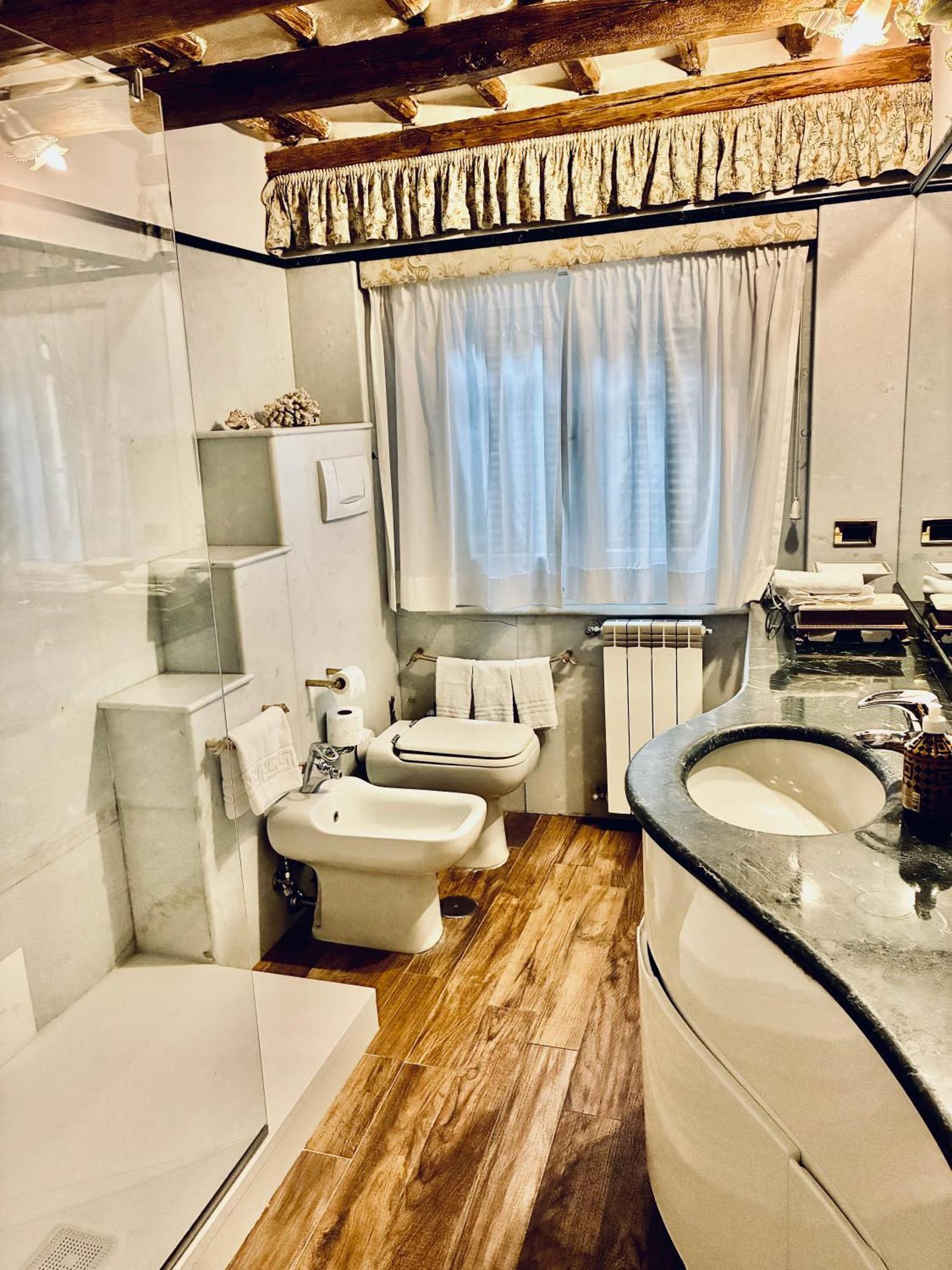D.R.Rome Spanish Luxury Suites Exterior photo